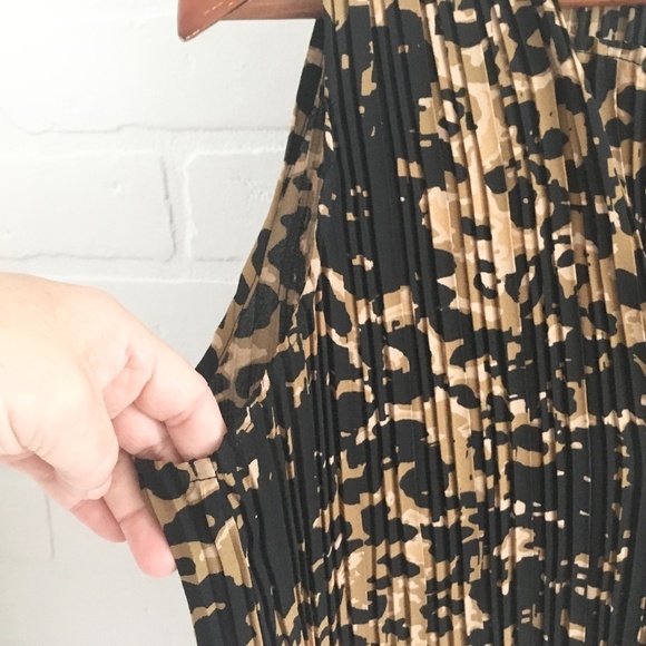 Revolve x Joie Ribbed Silky Tank top Blouse Animal print Leopard Black tan Sz M - Picture 3 of 13